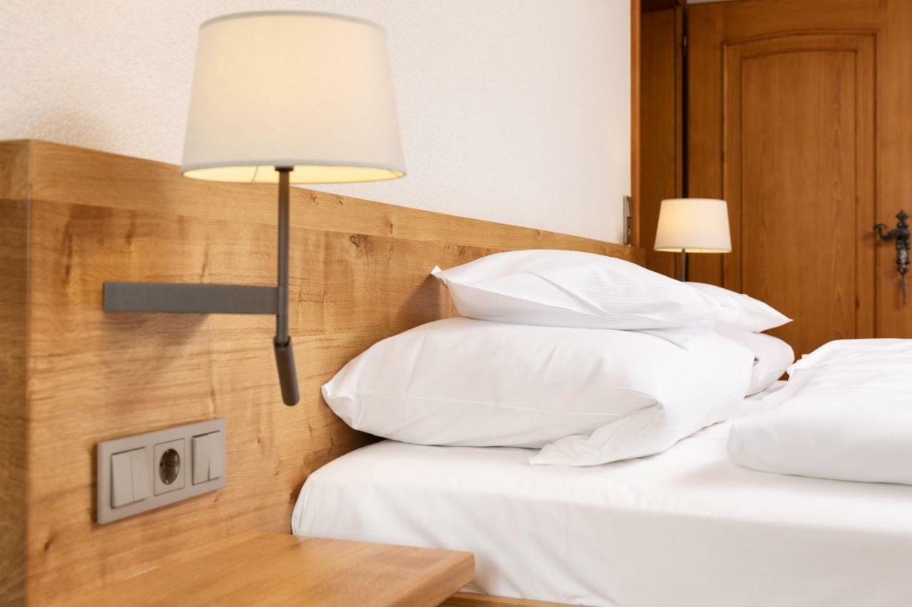 Hotel Gasthaus Adler กล็อทเทอร์ทาล ภายนอก รูปภาพ