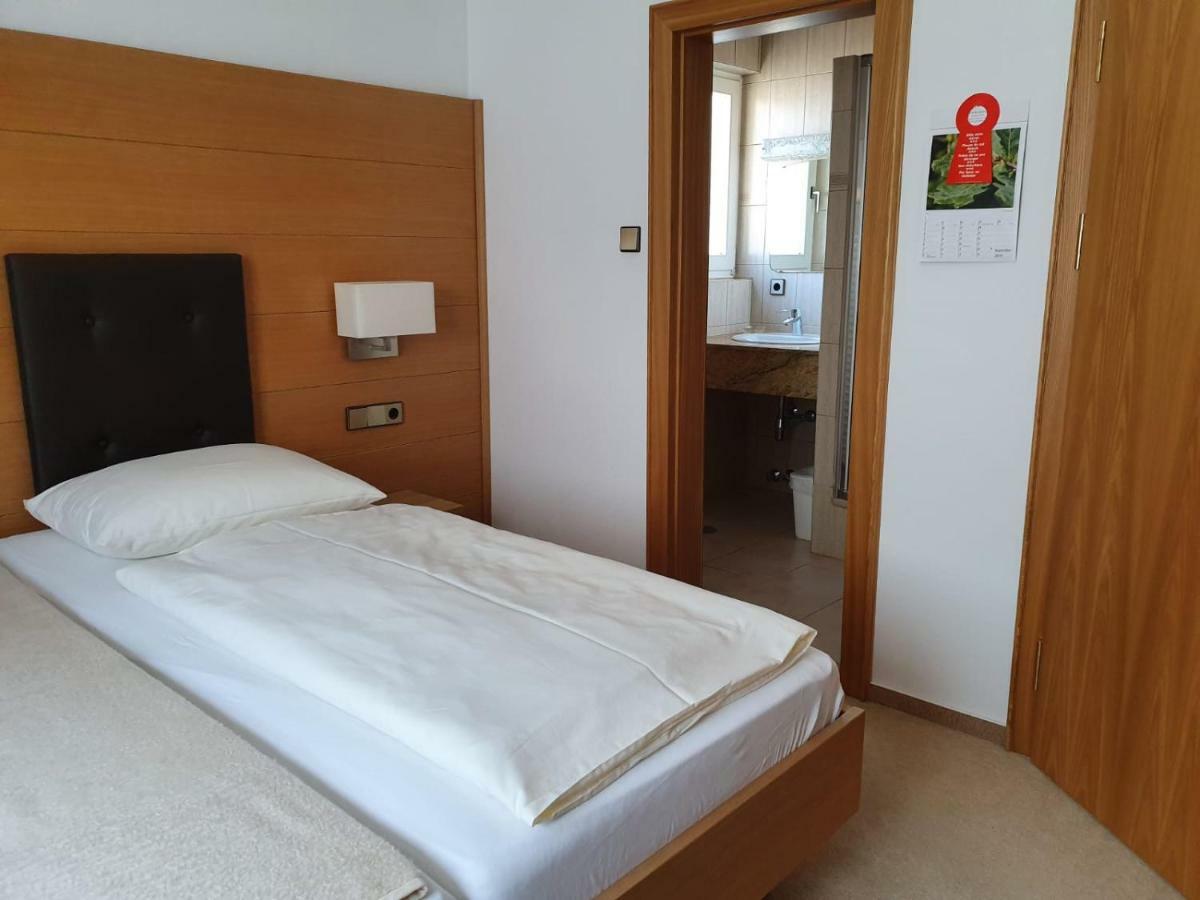 Hotel Gasthaus Adler กล็อทเทอร์ทาล ภายนอก รูปภาพ